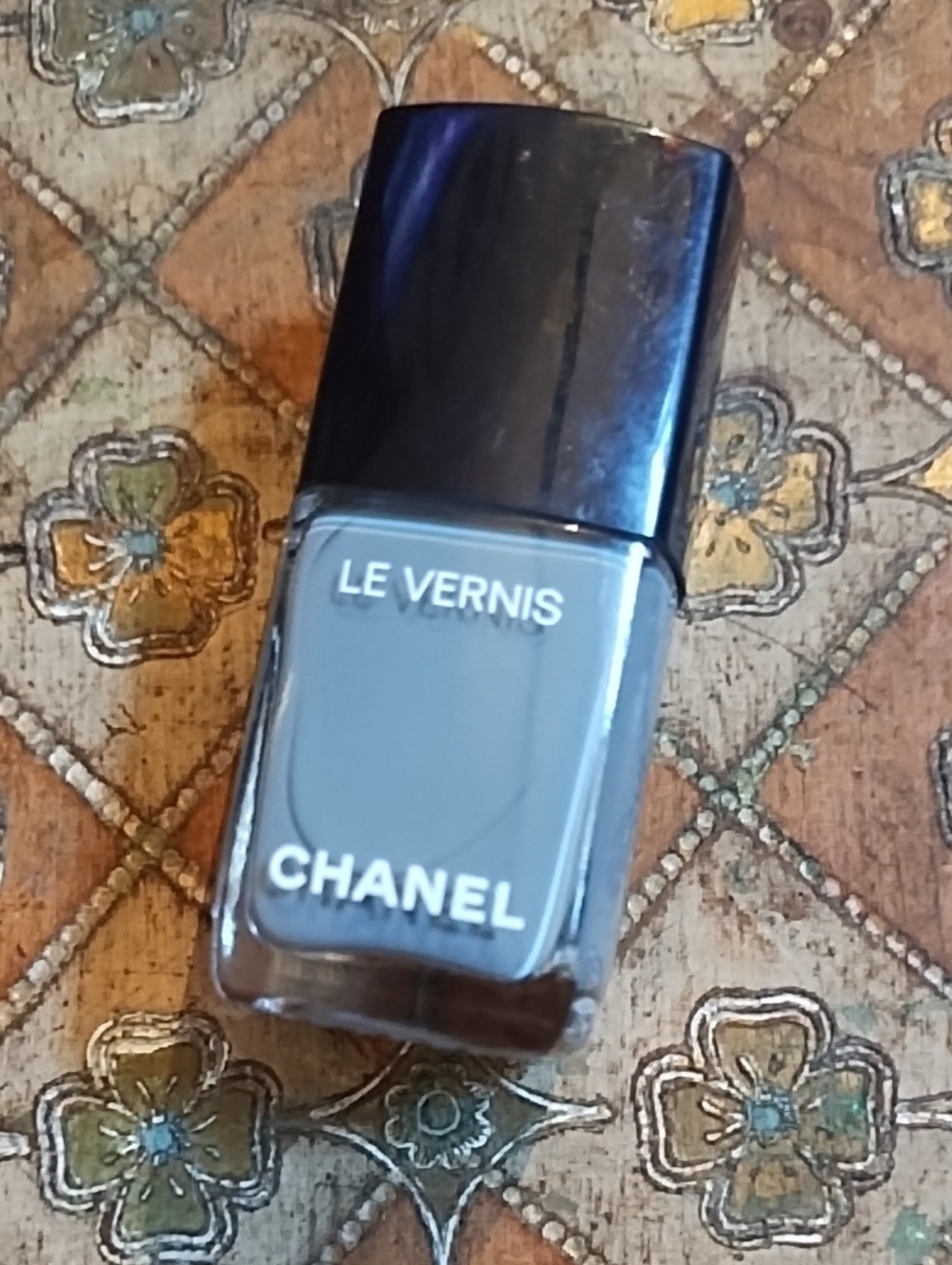 CHANEL LE VERNIS #566 Washed Denim
